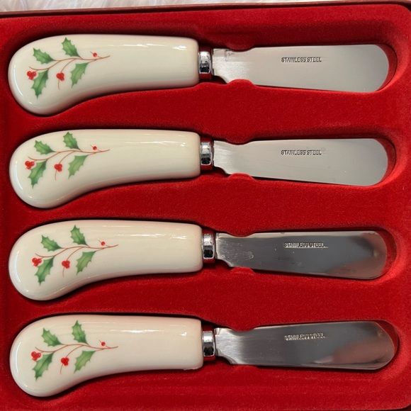 Retired Lenox Holiday 4 Piece Stainless Steel Spreader Set - Picture 3 of 4